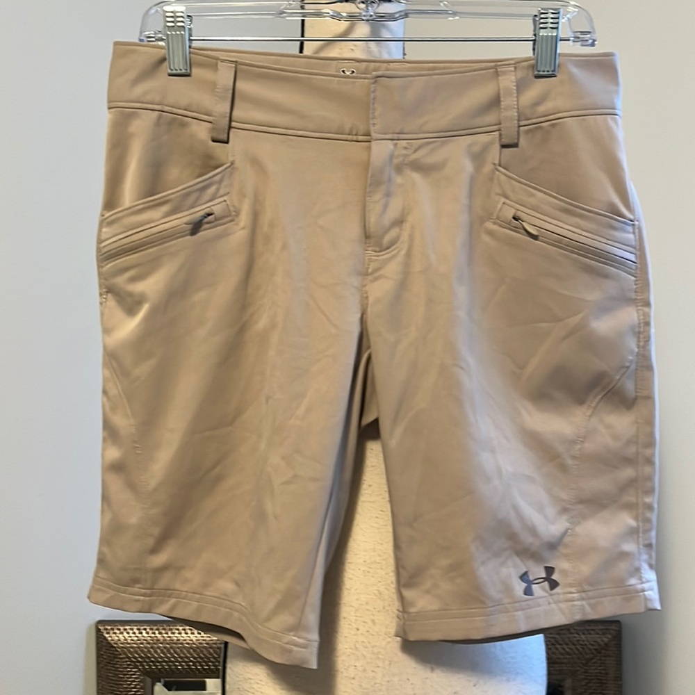 Under Armour Semi Fitted Shorts